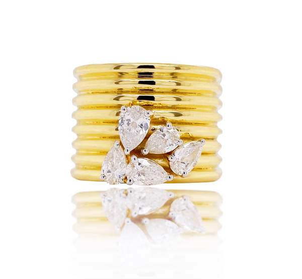 Infinite Loop Yellow Gold & Diamond Ring - Brilat