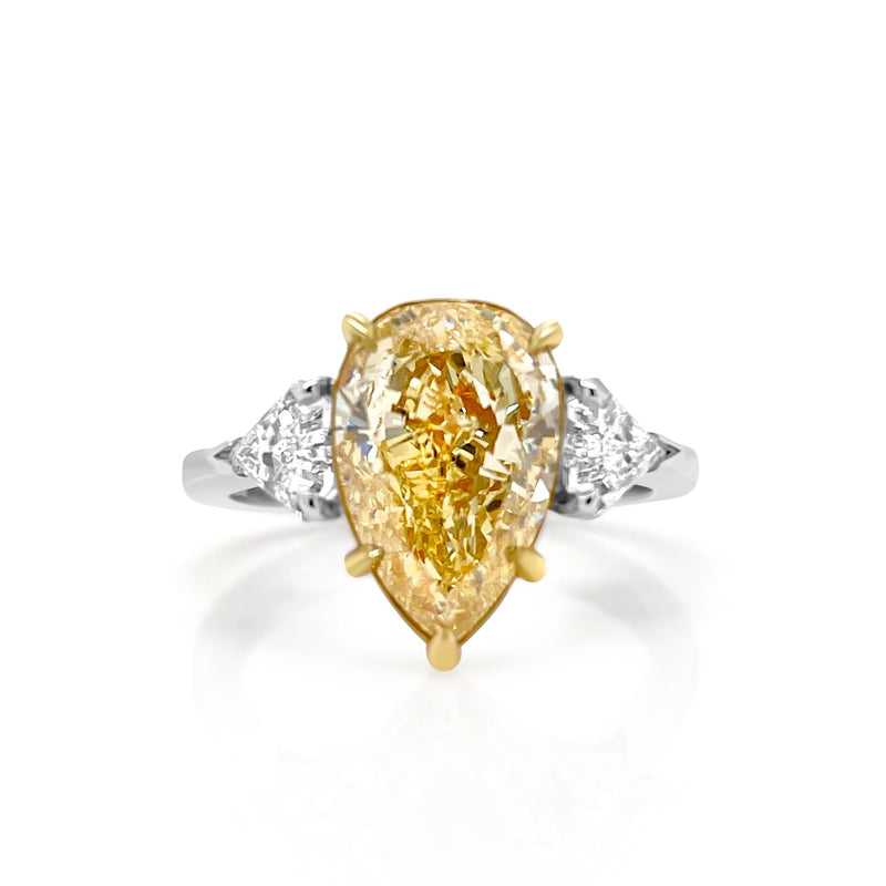 Important Fancy Yellow Diamond Pear Shaped Ring - Brilat